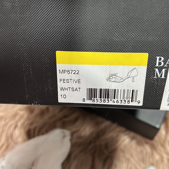 Badgley Mischka Women's Festive Pump white - Picture 5 of 6